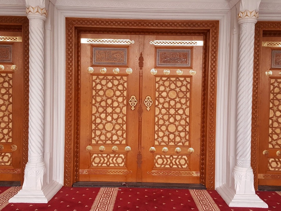 صباغ أبواب في دبي